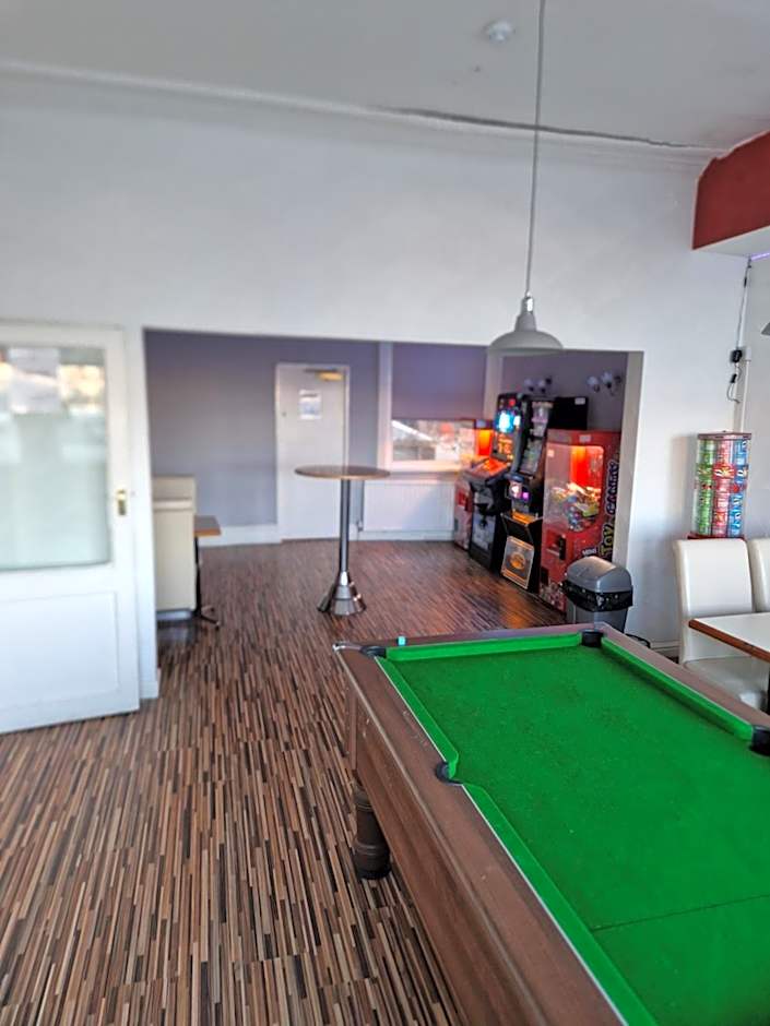 MyRoomz Hollingdales Hotel