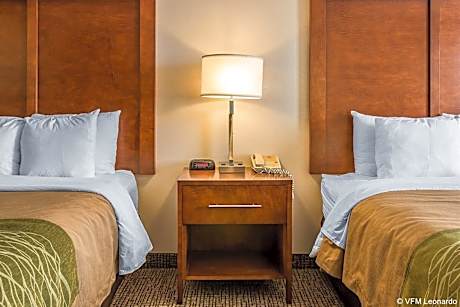 2 Queen Standard Communications and Mobility Accessible