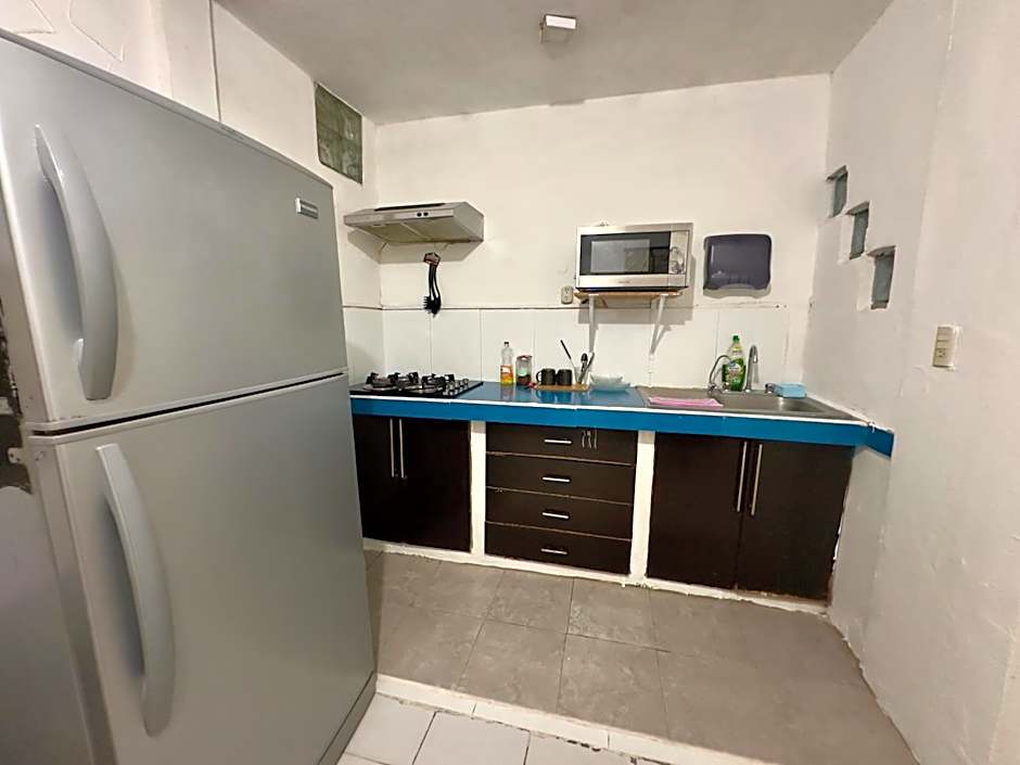 Suites Brisa Marina - atrás de Playa Regatas y el Malecón, 6 calles del Acuario