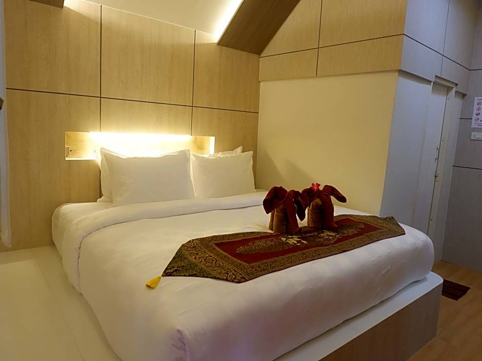 Charming Lipe Beach Resort