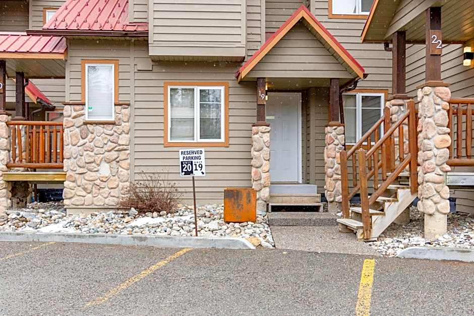 Ski In & 15 Minute Walk to the Lifts Hot Tub AC Pet Friendly