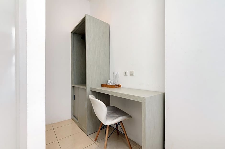 Sans Hotel La Vida Malang