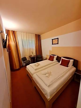 Twin Room with Mountain View