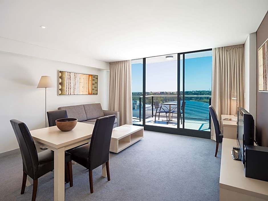 Oaks Adelaide Horizons Suites