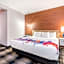 La Quinta Inn & Suites by Wyndham Oklahoma City Airport