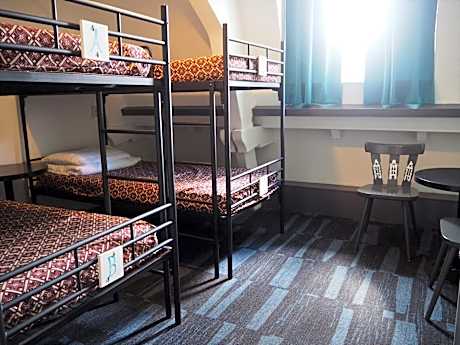 Private 4 Person Room