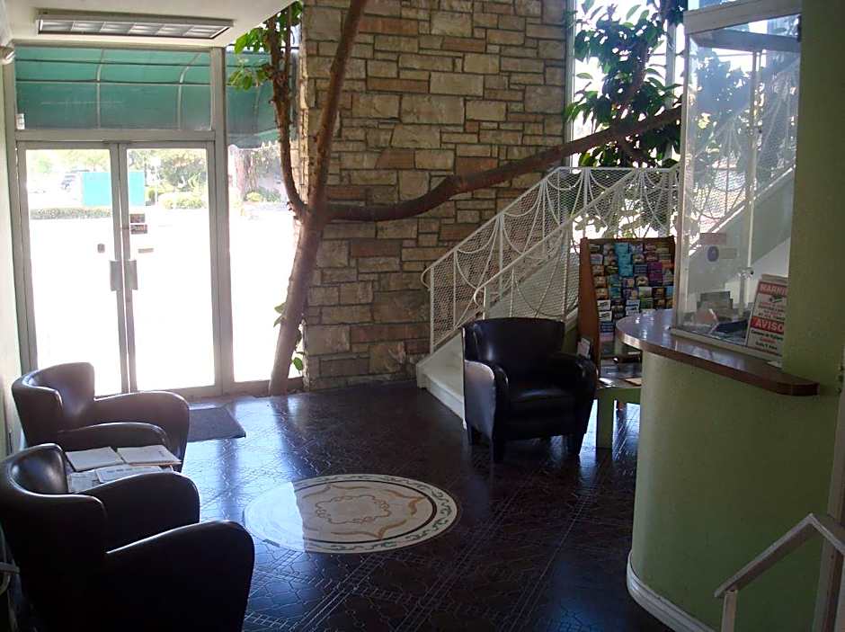 Bevonshire Lodge Motel