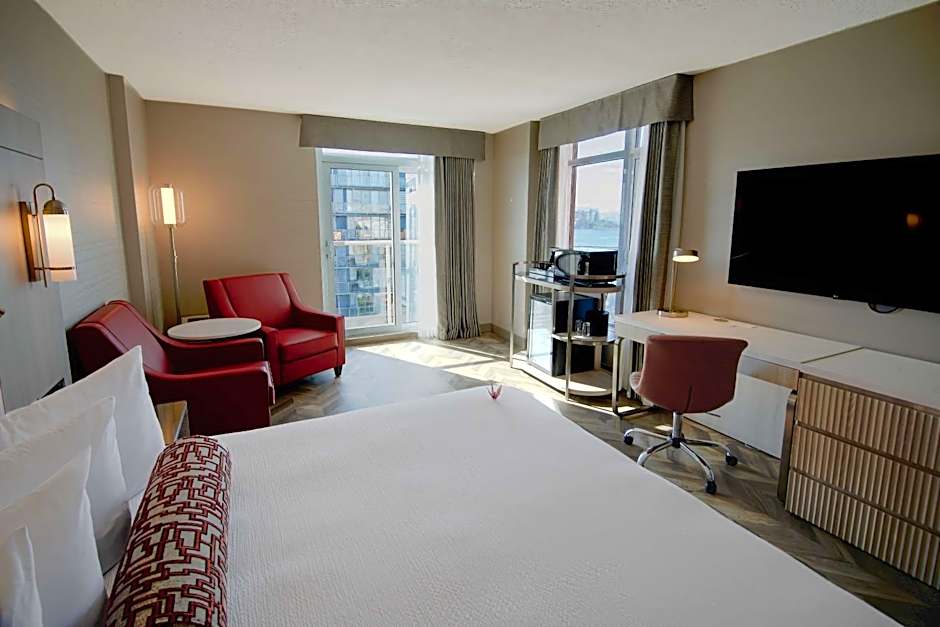 Coast Victoria Hotel & Marina by APA