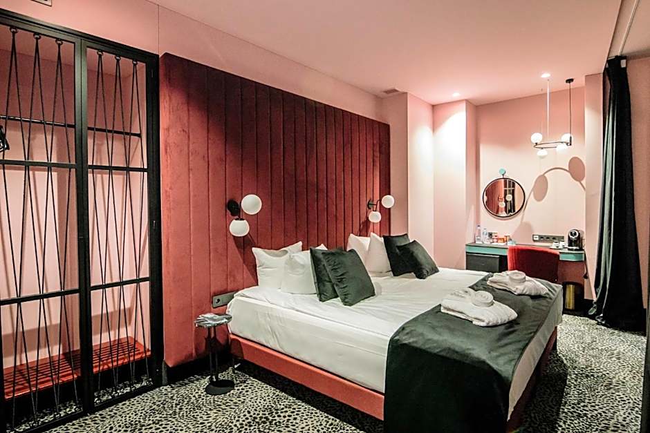 Ego SPA - Adults Only