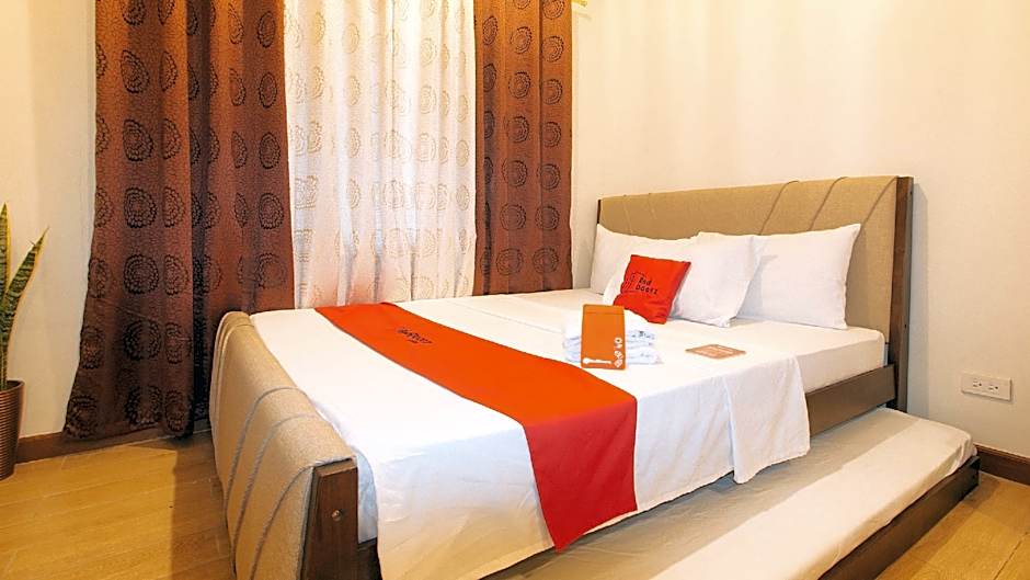RedDoorz Plus @ Cuarto Verde Staycation