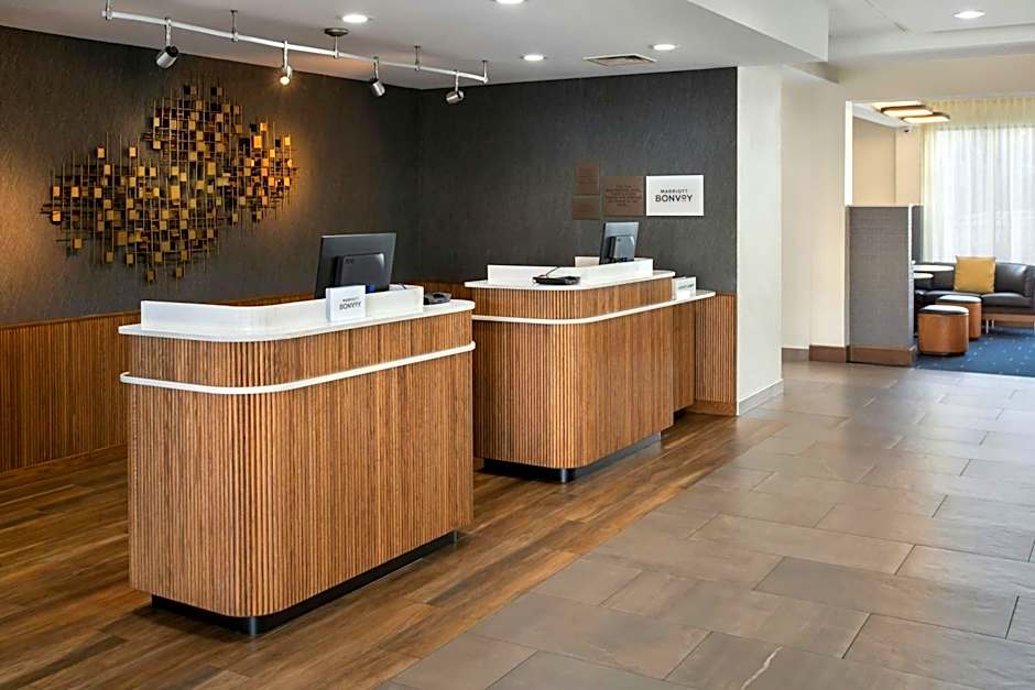 Courtyard by Marriott New Haven Orange/Milford