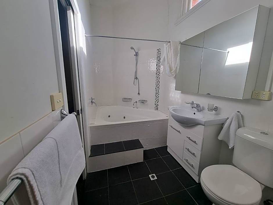 Balcony On Sixth Lodge