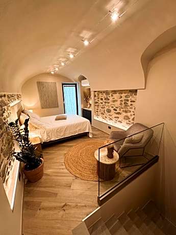 Deluxe Suite with Spa Bath