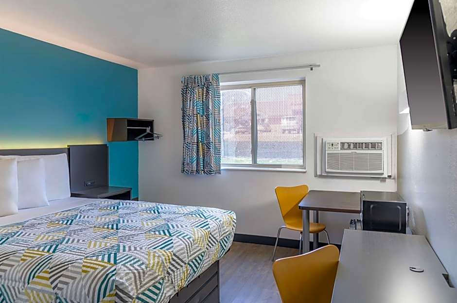 Motel 6-Sedalia, MO