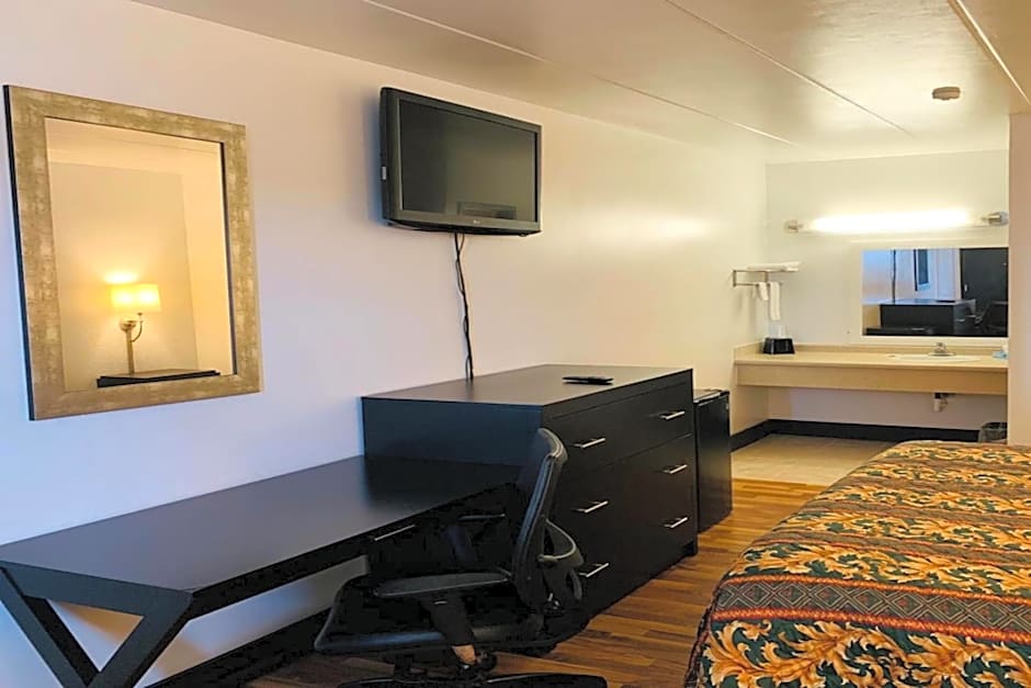 Economy Inn of Holland