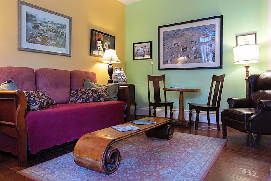 The Blue60 Marigny Inn