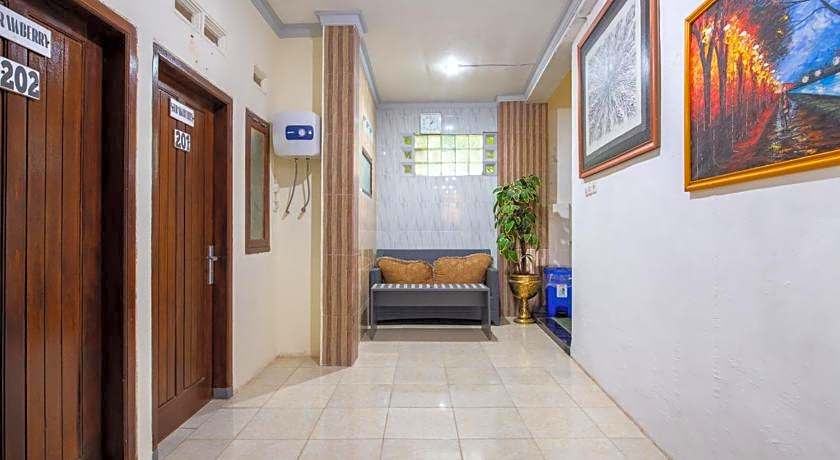 RedDoorz Plus near Balai Kota Batu 2