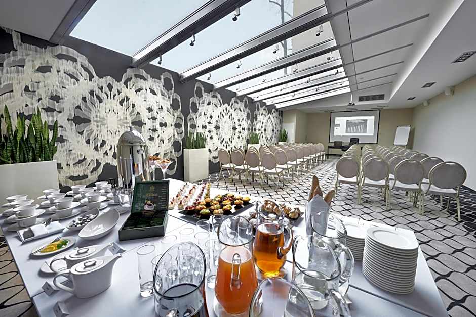 Queen Boutique Hotel