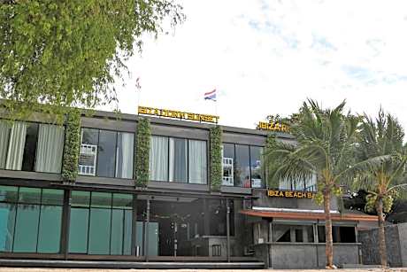 8 Beds Mixed Dormitory Seaview