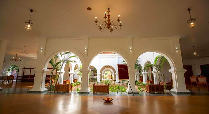 Le Pondy - Beach and Lake Resort