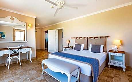 Family Room with Side Sea View