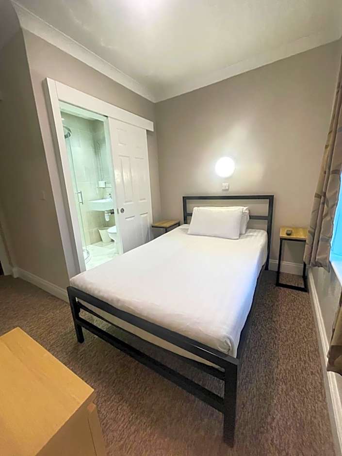 Photo 1 of 4 of Small Double Room