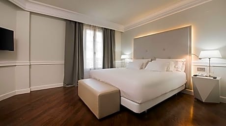 Premium Room with Breakfast - Flash Promotion