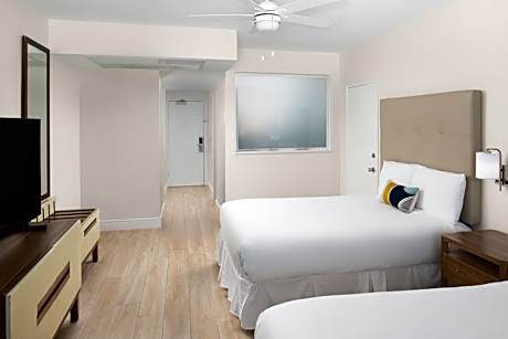 Deluxe Partial Ocean View Double Beds