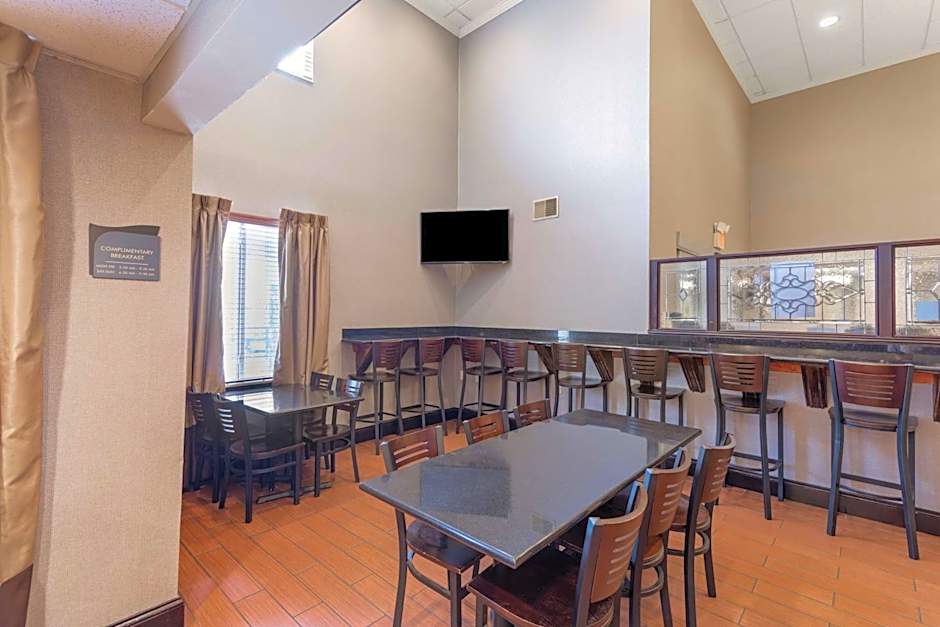 Best Western Plus Russellville Hotel and Suites