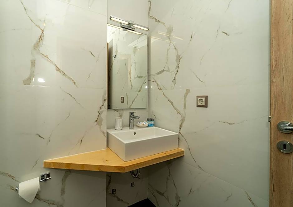 CARLOS MANSION LUXURY SUITES