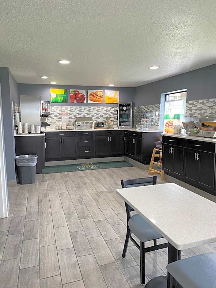 Quality Inn & Suites Big Rapids near University