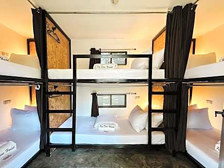 Bed in 6-Bed Mixed Dormitory Room