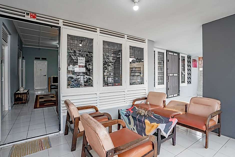 SUPER OYO Gandaria Guest House Near Masjid Raya Sumatera Barat