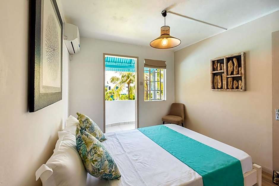 Cozy townhome near beach in heart of Grand Baie