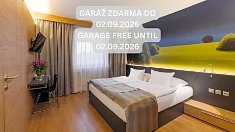 Expo Hotel