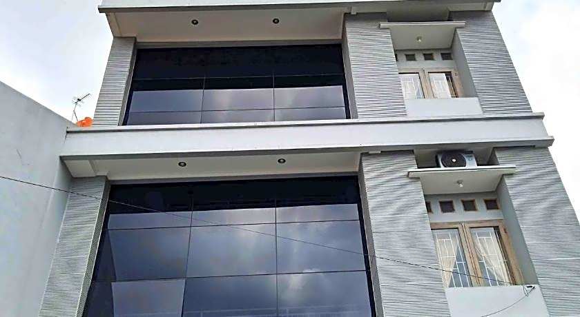 Guest House Pinarak 2 Syariah near GOR Satria Purwokerto Mitra RedDoorz