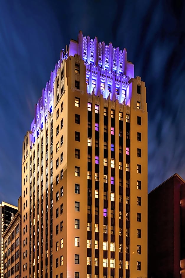 The Sinclair, Autograph Collection