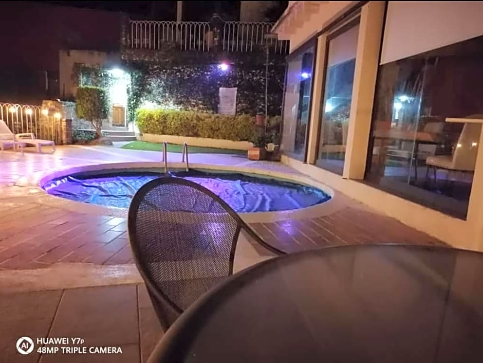 Hotel Revi Inn