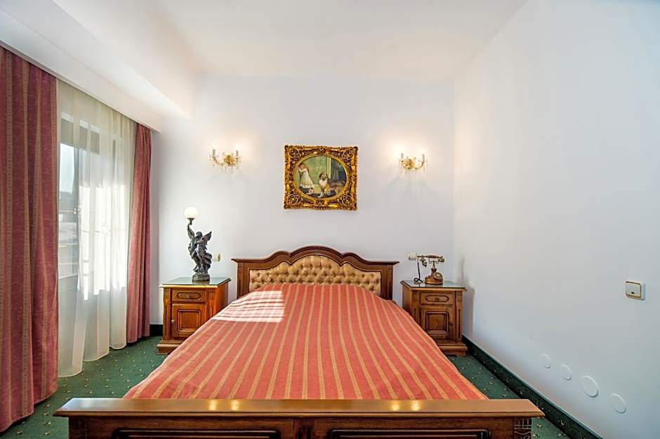 Hotel Carpati Imparatul Romanilor