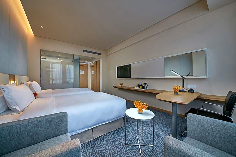 Holiday Inn Express Nantong Textile City By IHG