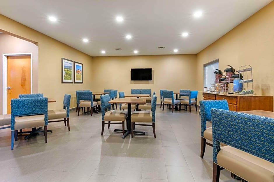 Comfort Suites