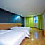7 Days Inn Yunfu Luoding Central