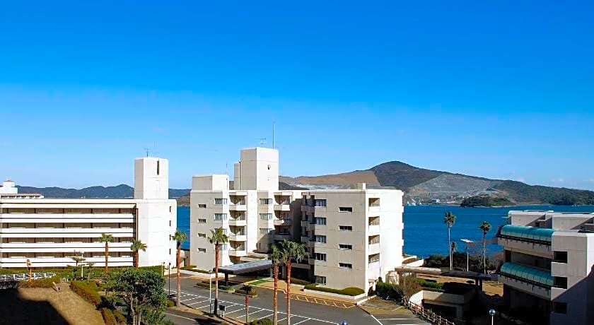 Wisterian Life Club Toba