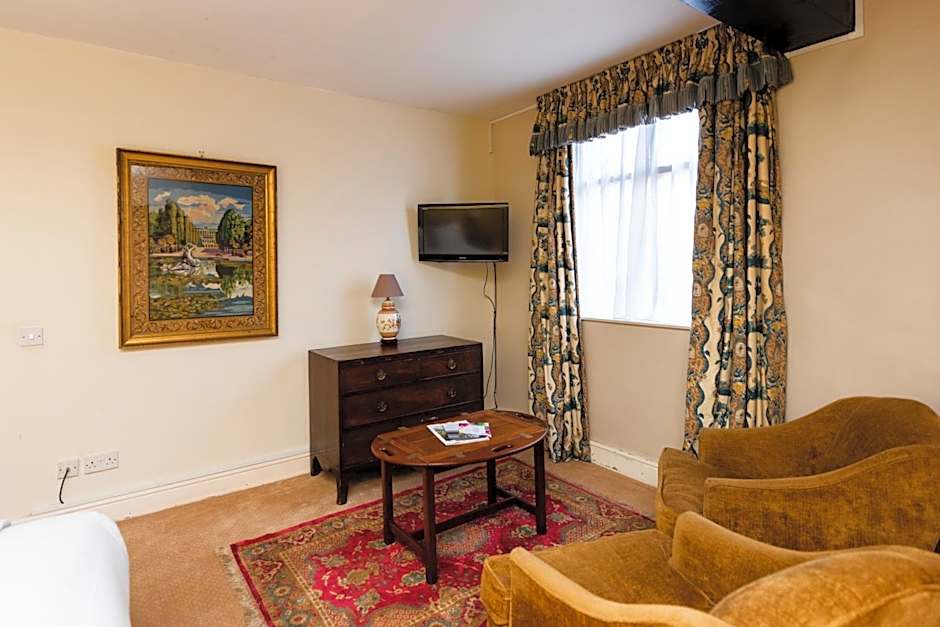 Brook Whipper-In Hotel