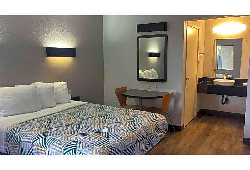 Motel 6-Watsonville, CA - Monterey Area