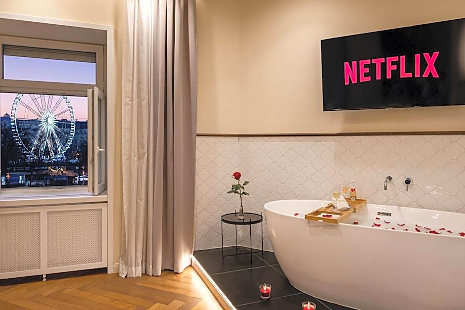Budapest Eye- Boutique Suites, by BQA
