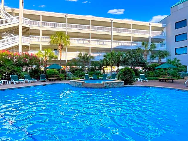 Cozy Galveston Beach Front Condo