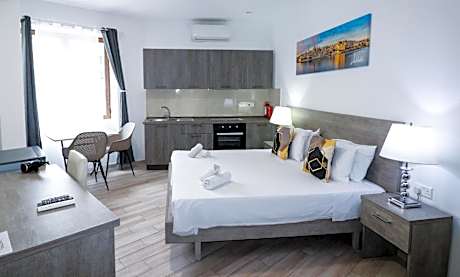 Napoli Suites Studios Aparthotel