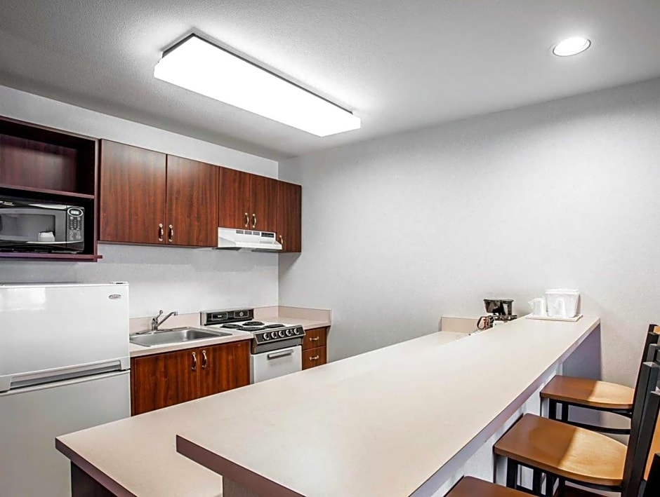 Quality Inn Grand Suites Bellingham