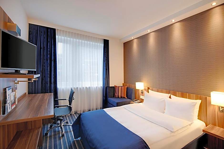 Holiday Inn Express Bremen Airport By IHG